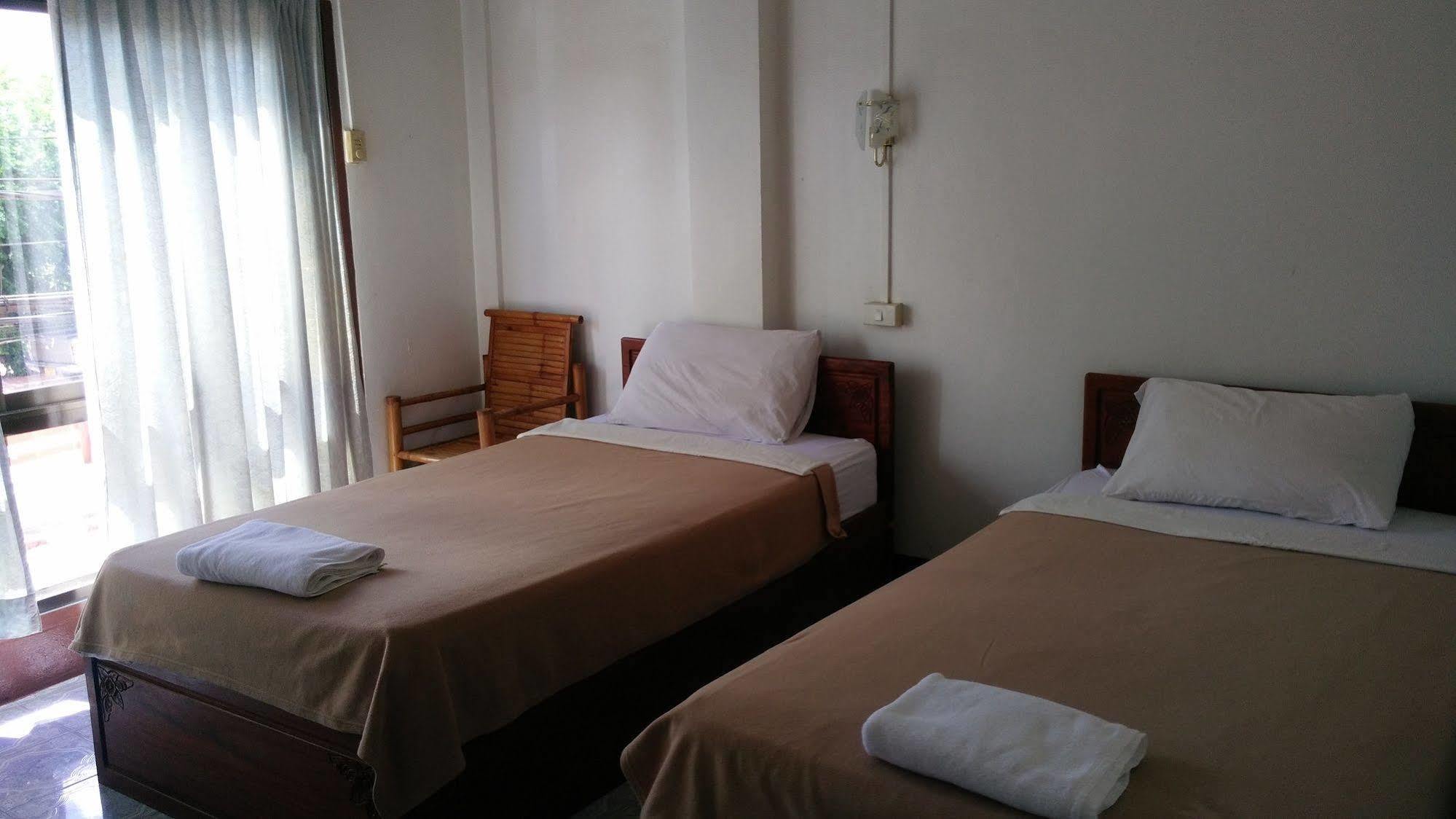 Chanthasom Guesthouse Ban Nongdouang المظهر الخارجي الصورة