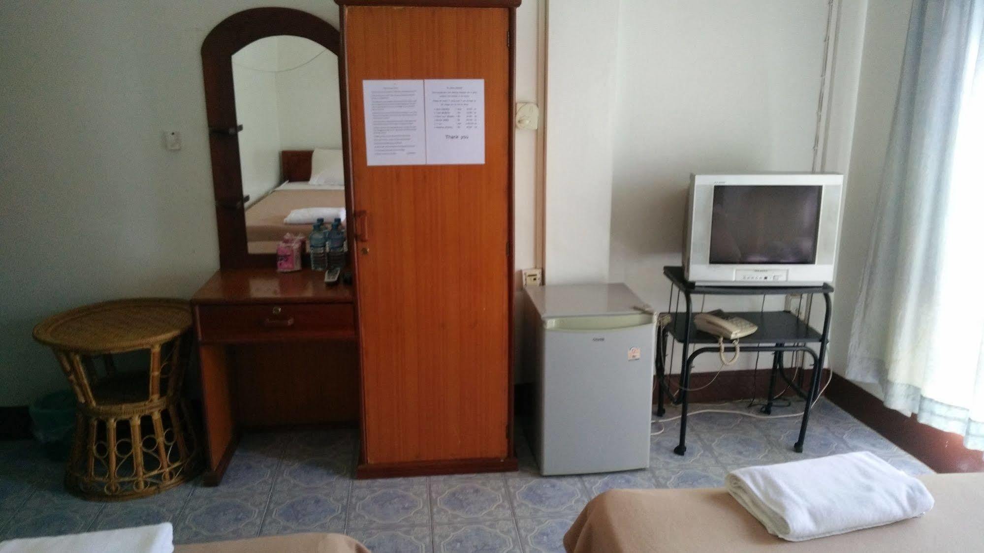 Chanthasom Guesthouse Ban Nongdouang المظهر الخارجي الصورة