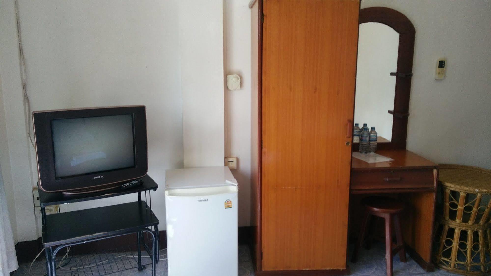 Chanthasom Guesthouse Ban Nongdouang المظهر الخارجي الصورة